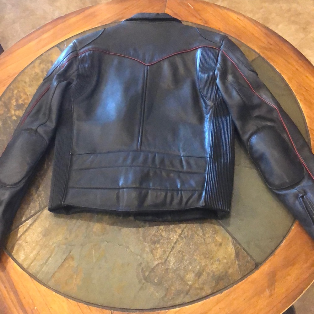 Leather jacket - Picture 2 of 2